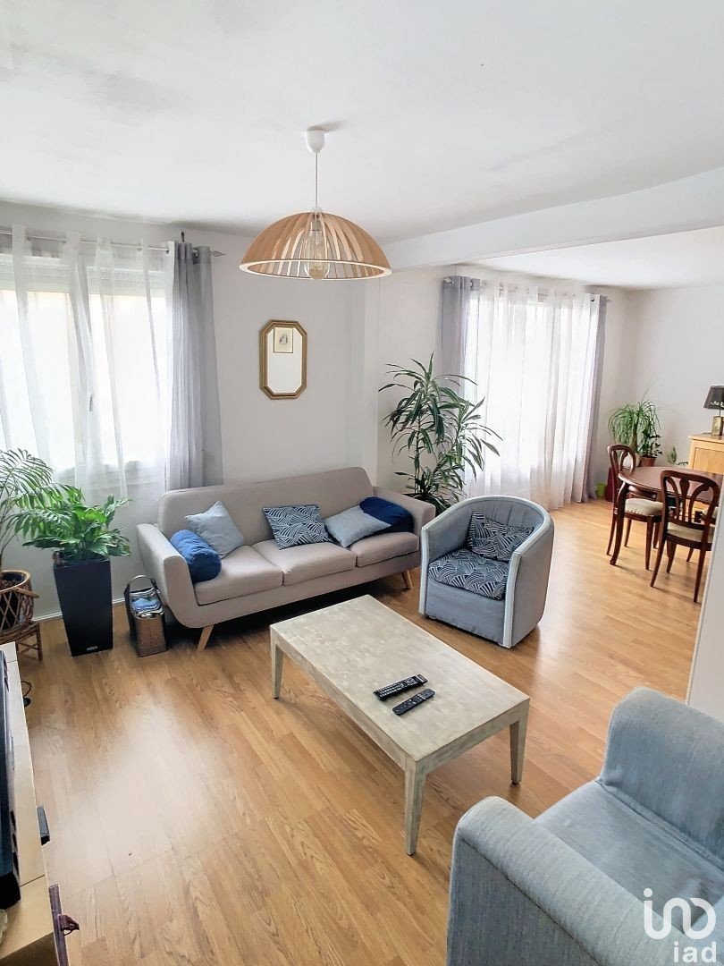 Appartement 5 pièces de 95 m² à Coulaines (72190)