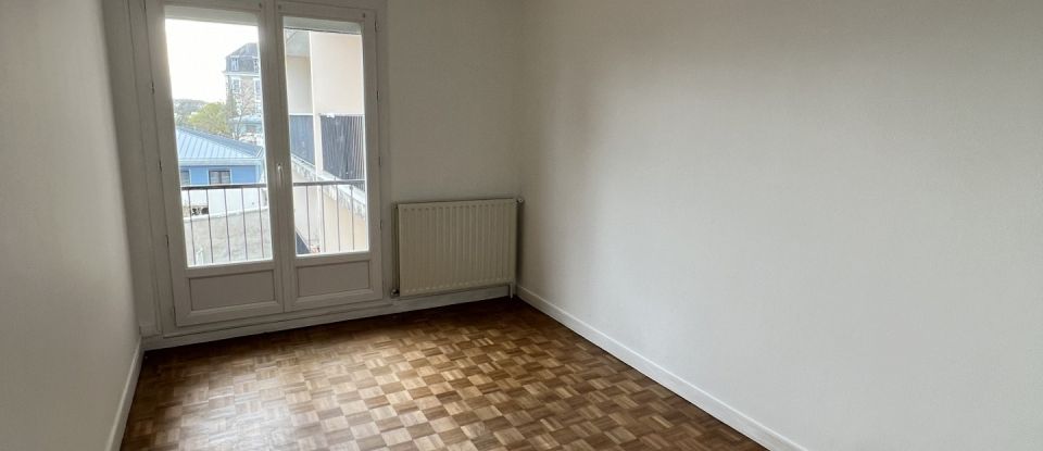 Apartment 3 rooms of 63 m² in Bourges (18000)