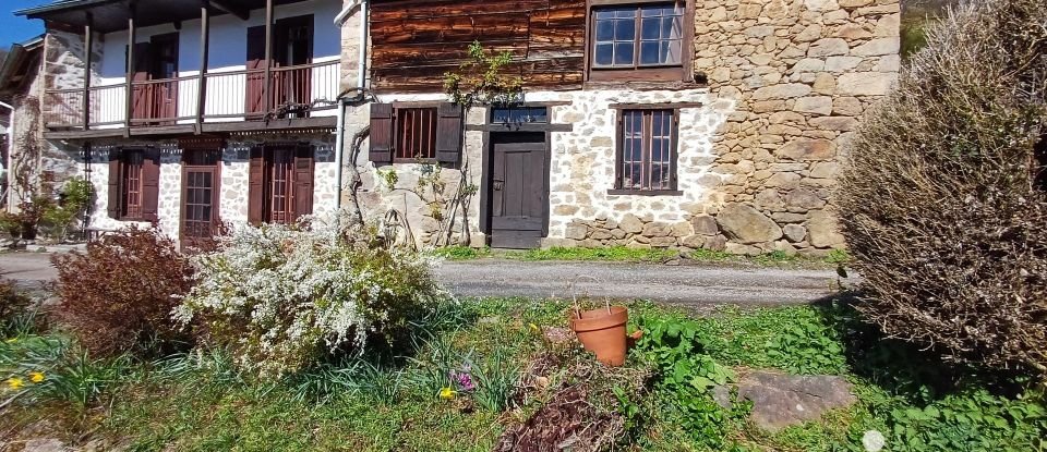 Traditional house 4 rooms of 114 m² in Boussenac (09320)