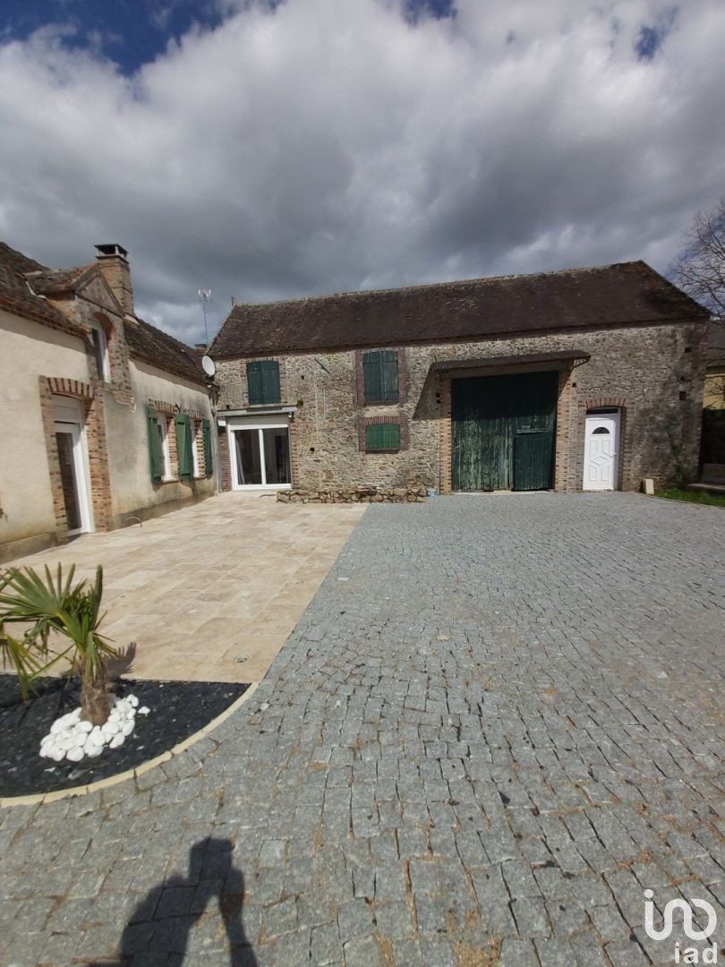 Maison 6 pièces de 165 m² à Villebougis (89150)