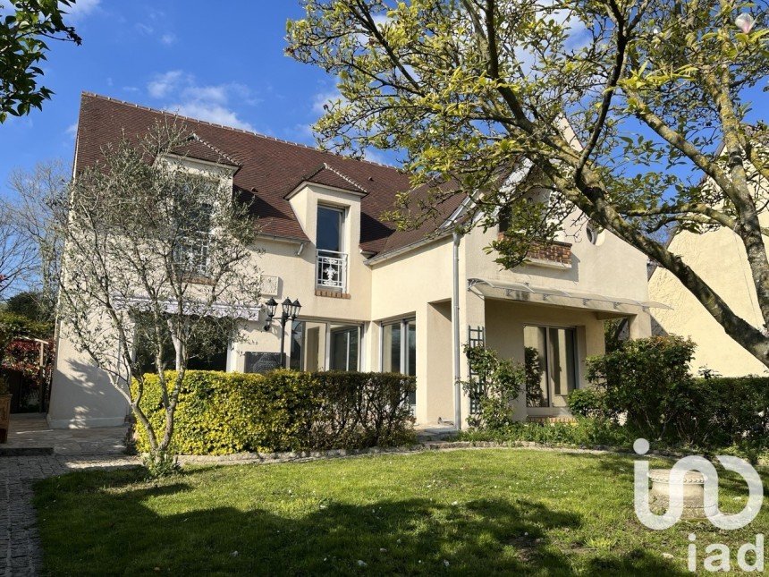 House 9 rooms of 253 m² in Le Plessis-Bouchard (95130)