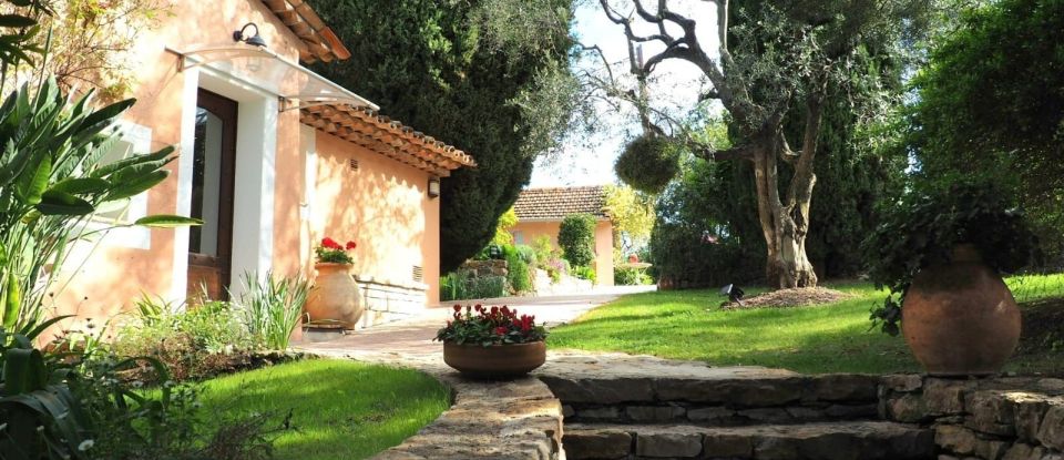 House 8 rooms of 365 m² in Grasse (06130)