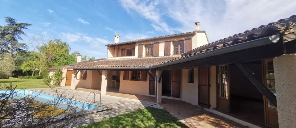 House 6 rooms of 196 m² in Gaillac (81600)