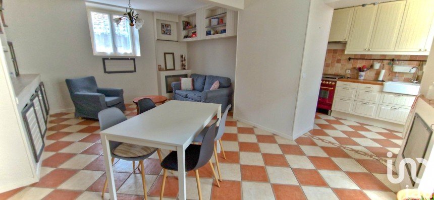 House 5 rooms of 90 m² in Mandres-les-Roses (94520)