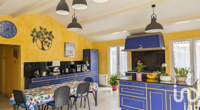 House 10 rooms of 235 m² in Rivedoux-Plage (17940)
