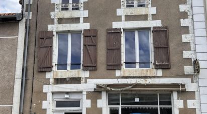 Town house 6 rooms of 137 m² in Charroux (86250)