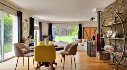 House 8 rooms of 227 m² in Saint-Aignan-Grandlieu (44860)