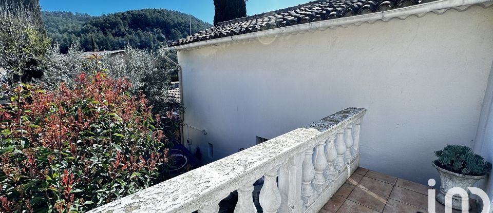 Maison traditionnelle 7 pièces de 170 m² à Solliès-Toucas (83210)