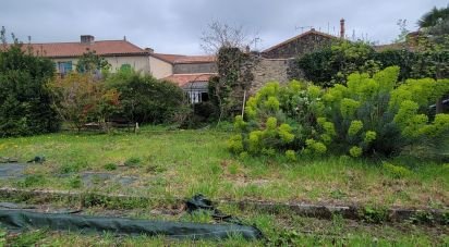 Traditional house 6 rooms of 175 m² in Mouilleron-Saint-Germain (85390)