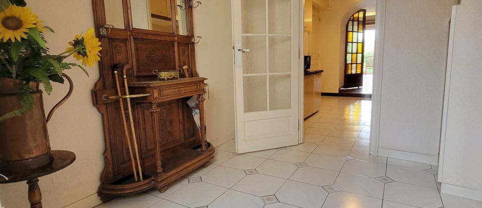 Maison traditionnelle 6 pièces de 175 m² à Mouilleron-Saint-Germain (85390)