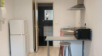 Apartment 1 room of 38 m² in Toulon (83000)