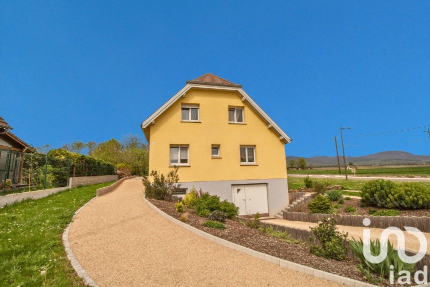 Maison 6 pièces de 120 m² à Ostheim (68150)
