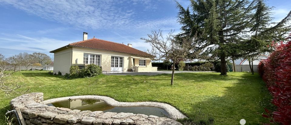 Traditional house 6 rooms of 127 m² in Nueil-les-Aubiers (79250)
