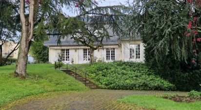 Traditional house 8 rooms of 180 m² in Saint-Lambert-la-Potherie (49070)