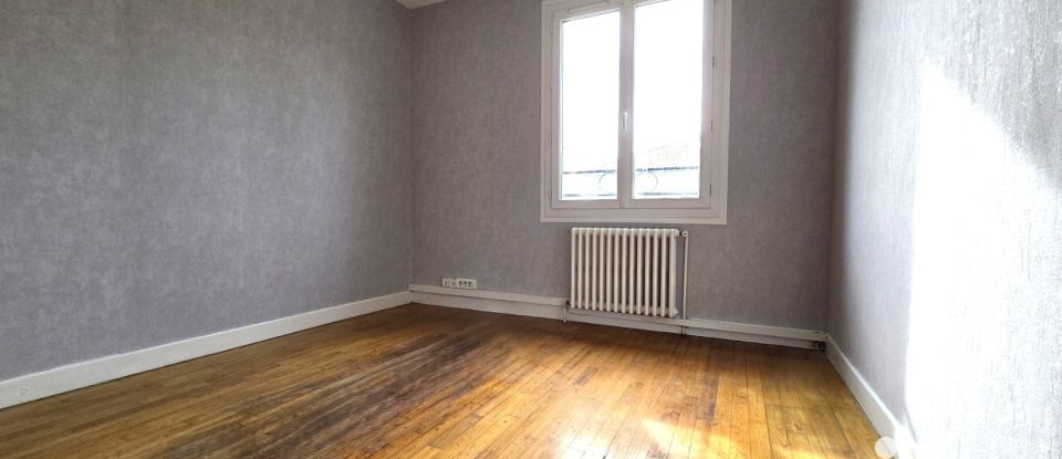 House 6 rooms of 86 m² in Vic-le-Comte (63270)