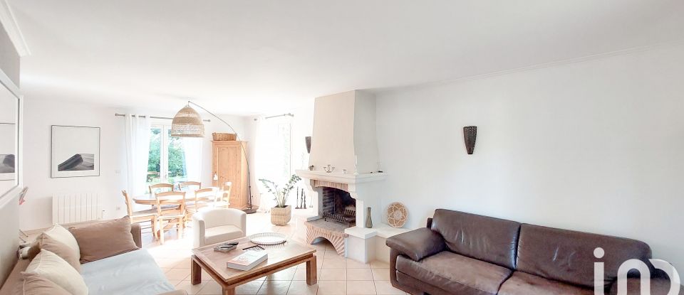 Maison traditionnelle 5 pièces de 150 m² à Montfort-l'Amaury (78490)