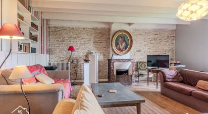 House 10 rooms of 270 m² in Courçon (17170)