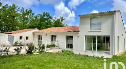 House 8 rooms of 172 m² in Royan (17200)