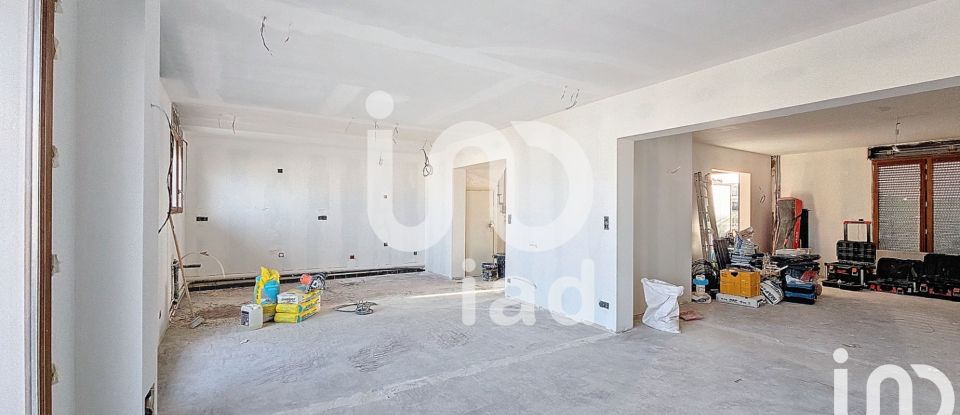 Appartement 5 pièces de 140 m² à Paris (75015)