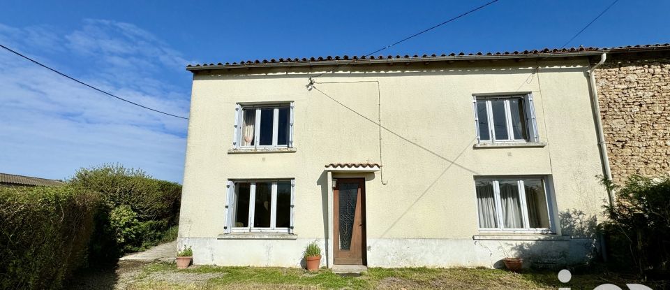 House 3 rooms of 105 m² in Niort (79000)
