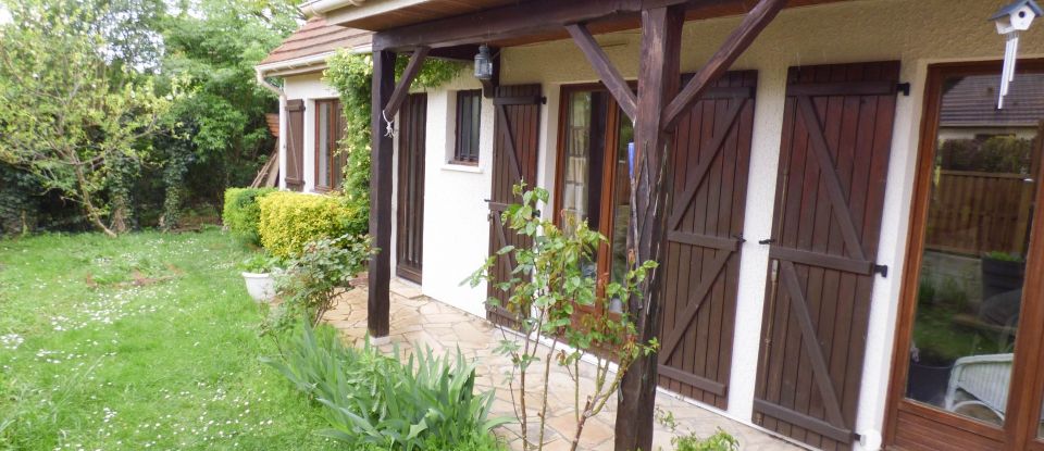 Traditional house 7 rooms of 115 m² in Luzarches (95270)