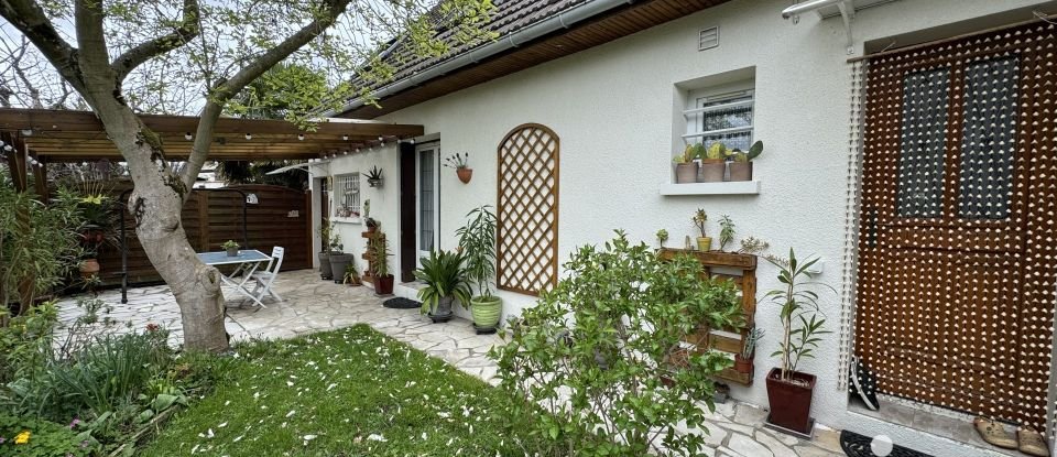 Maison traditionnelle 5 pièces de 104 m² à Mitry-Mory (77290)