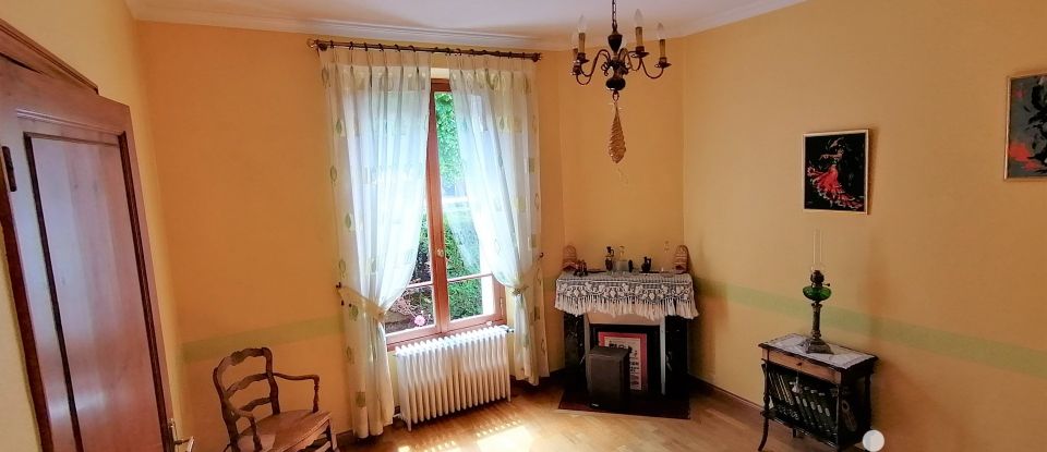 Traditional house 6 rooms of 155 m² in Saint-Fargeau-Ponthierry (77310)