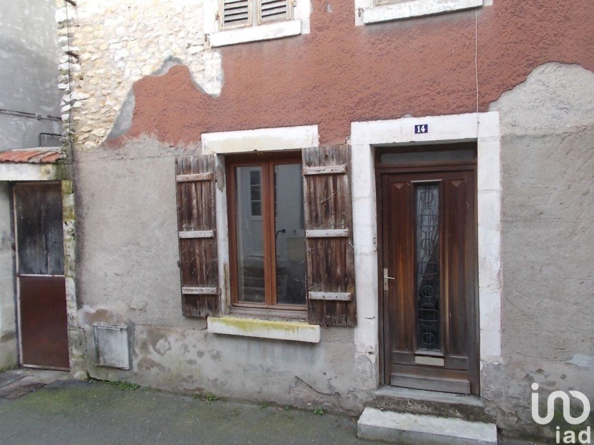 House 6 rooms of 121 m² in Cosne-Cours-sur-Loire (58200)