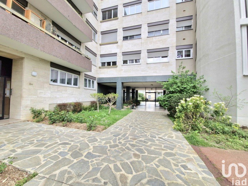 Appartement 3 pièces de 68 m² à Ivry-sur-Seine (94200)
