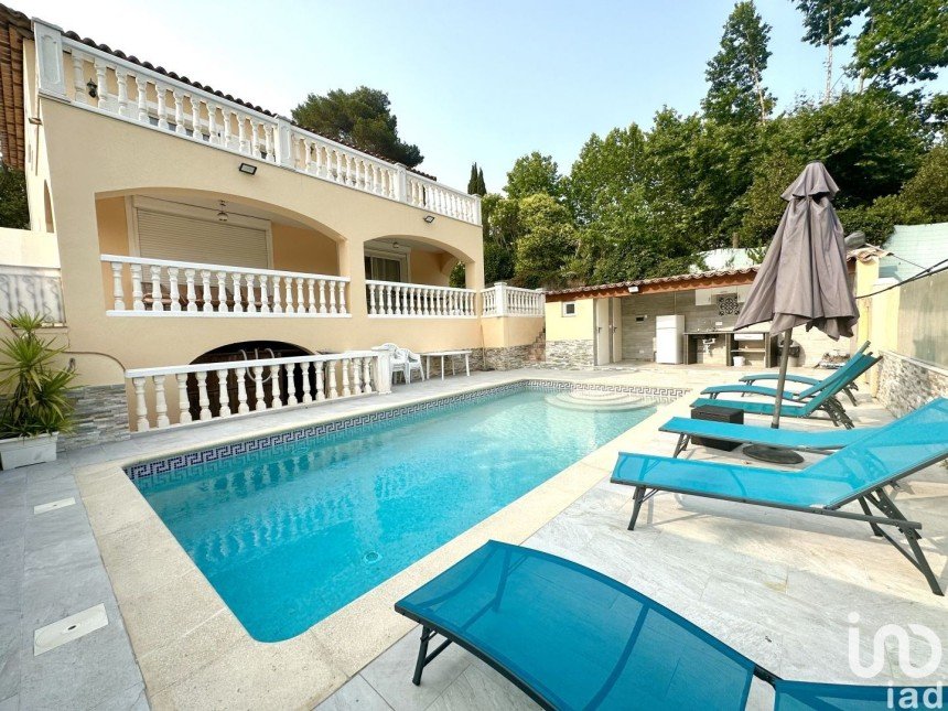 House 6 rooms of 198 m² in Mougins (06250)