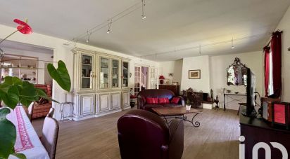 Maison traditionnelle 7 pièces de 182 m² à Rochefort-en-Yvelines (78730)
