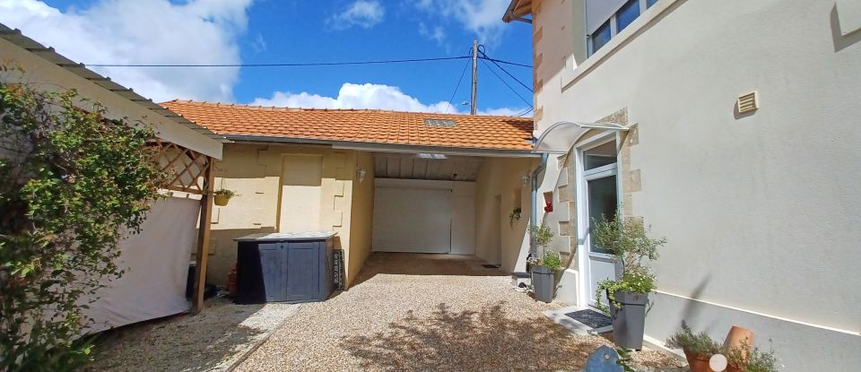 House 5 rooms of 175 m² in Coutras (33230)