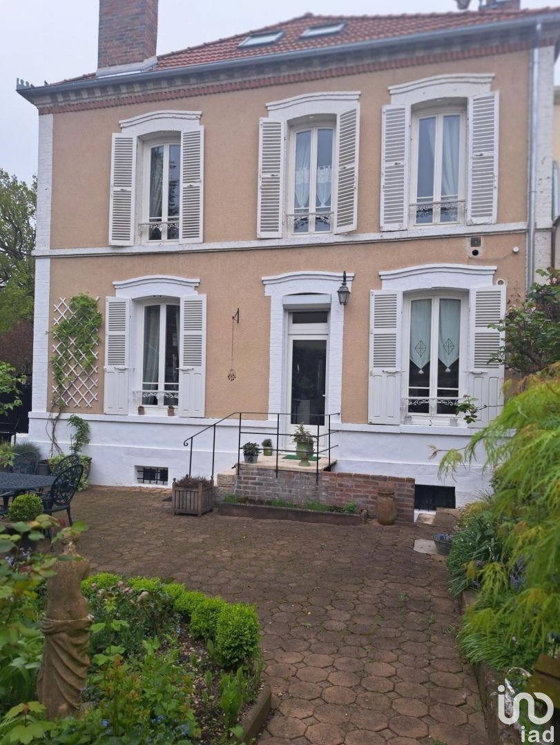 Maison 6 pièces de 163 m² à Villeneuve-sur-Yonne (89500)