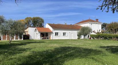 Maison 6 pièces de 195 m² à Saint-Médard-de-Guizières (33230)