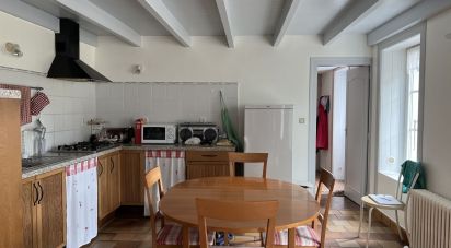 House 6 rooms of 138 m² in Geay (17250)