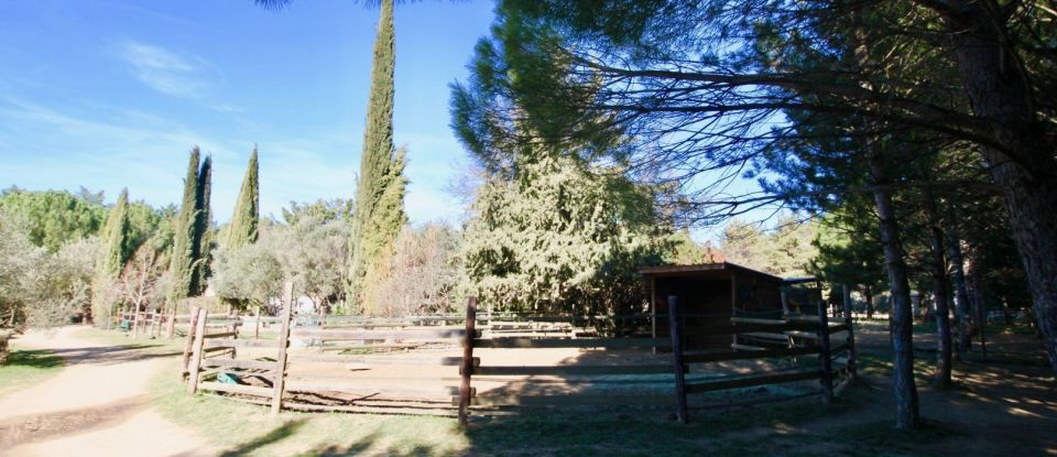 Equestrian facility 5 rooms of 170 m² in Le Val (83143)