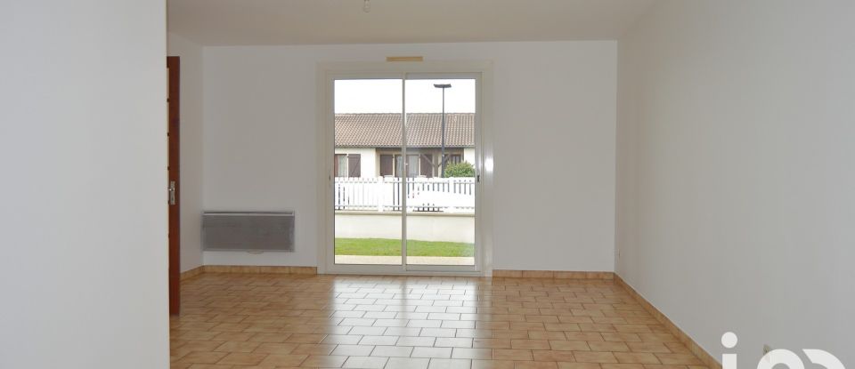 Pavilion 4 rooms of 97 m² in Chauray (79180)