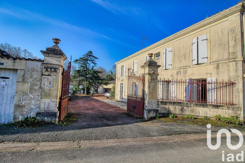 Maison traditionnelle 7 pièces de 134 m² à Vervant (17400)