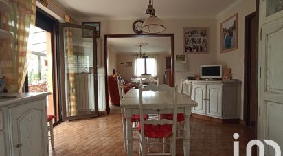 House 6 rooms of 131 m² in Pompaire (79200)