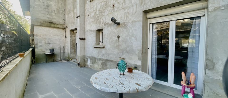 Maison traditionnelle 9 pièces de 160 m² à Vernioz (38150)