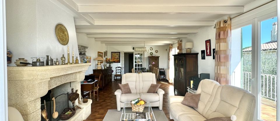 House 6 rooms of 180 m² in Saint-Gilles (30800)