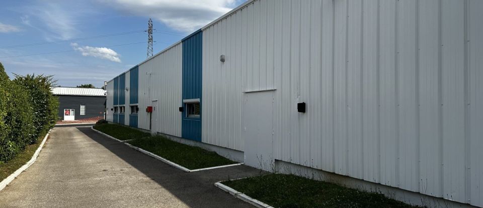 Local d'activités de 1 100 m² à Dammarie-les-Lys (77190)