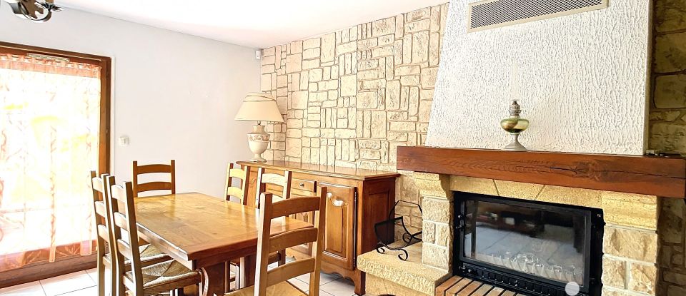 Traditional house 5 rooms of 91 m² in Roissy-en-Brie (77680)