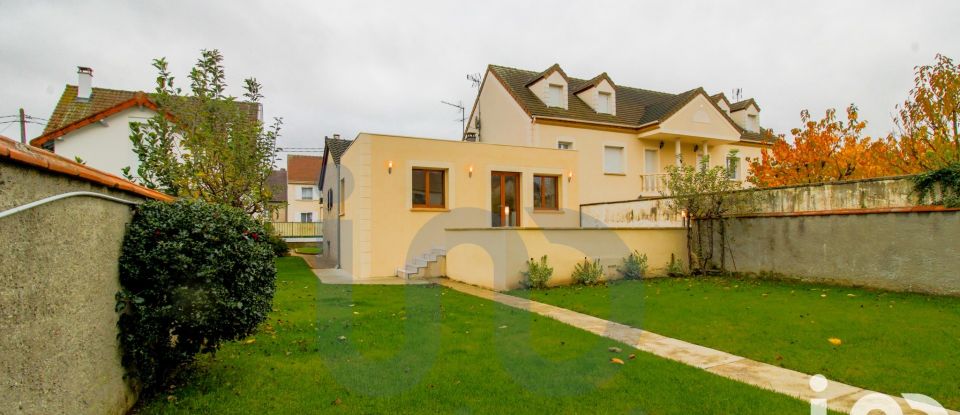Maison traditionnelle 5 pièces de 87 m² à Les Clayes-sous-Bois (78340)