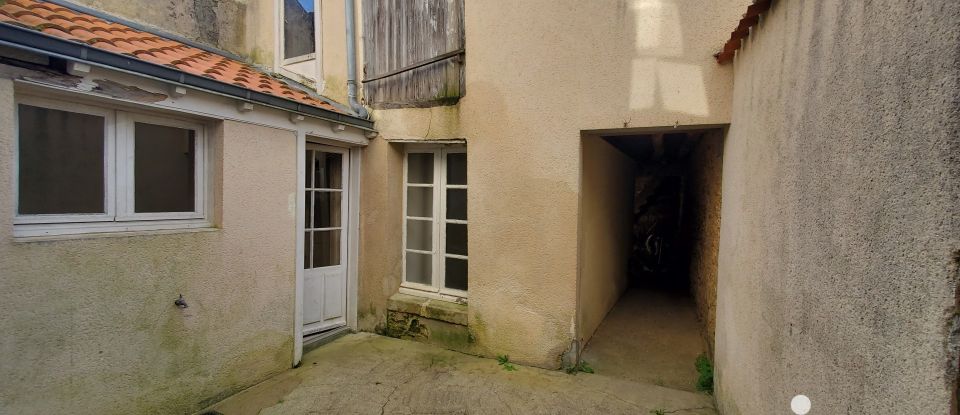 Town house 5 rooms of 137 m² in La Châtaigneraie (85120)