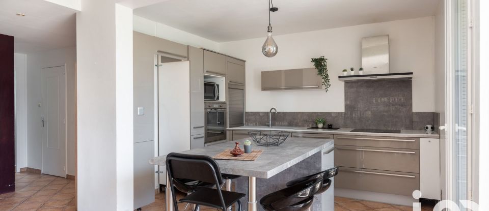 Apartment 5 rooms of 82 m² in Seyssinet-Pariset (38170)