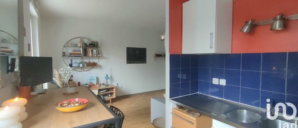 Studio 1 room of 32 m² in Montreuil (93100)