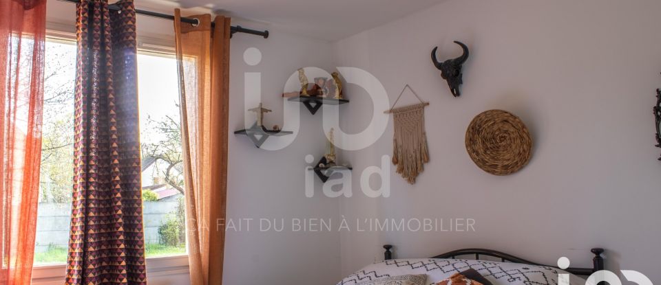 Maison traditionnelle 6 pièces de 101 m² à Rosny-sur-Seine (78710)