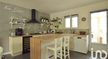 Traditional house 4 rooms of 100 m² in Saint-Selve (33650)