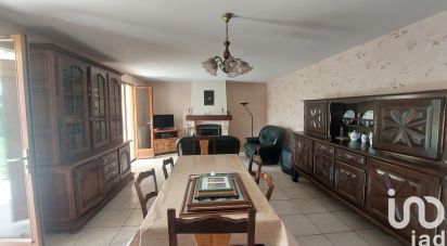 Traditional house 4 rooms of 96 m² in Saint-Magne-de-Castillon (33350)